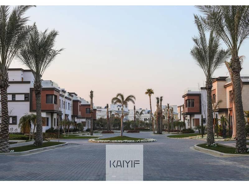 Corner Townhouse for sale in Azzar New Cairo with a prime location spacious layout, and modern design - Widok 3