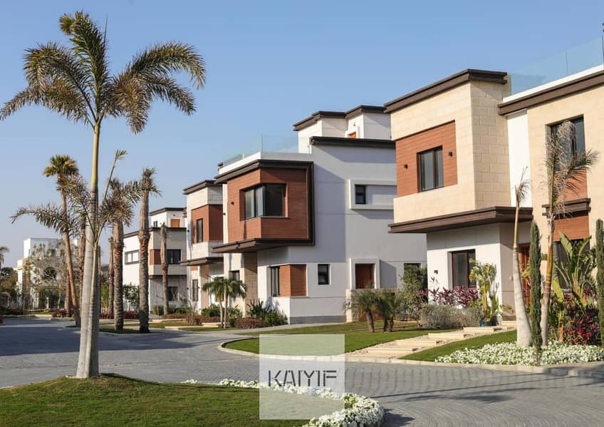 Middle Townhouse for Sale in Azzar 1 New Cairo Core & Shell Finish in a Prime Gated Community Location - Więcej