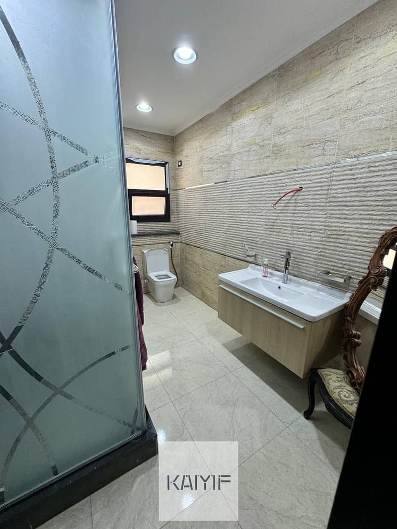 Luxury Fully Furnished Apartment for Rent in Eastown Prime Location with ACs and Spacious Layout in New Cairo - Widok 3