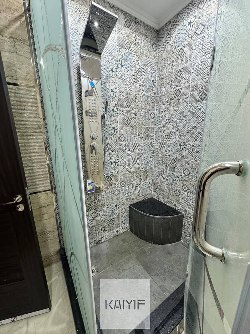 Luxury Fully Furnished Apartment for Rent in Eastown Prime Location with ACs and Spacious Layout in New Cairo - Widok 4