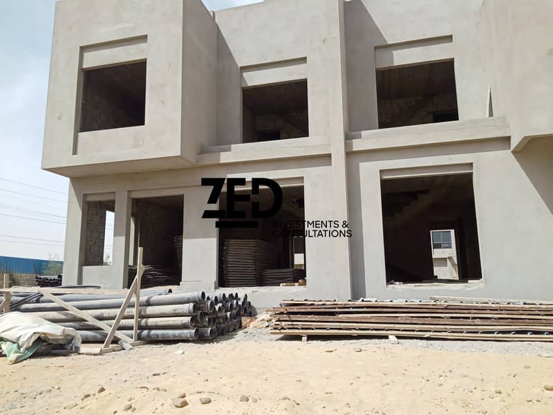For quick sale, lower down payment for a twin house villa, area 216 meters, delivery in 2027, Lake West 3 compound, Sheikh Zayed, on Dahshur Connection - 4 rooms - lowest price in the market. - Widok 6