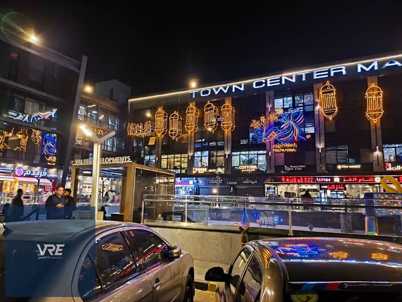 Medical clinic / Administrative office for rent in the most stylish and upscale mall in Al Shorouk "Town Center" - Widok 4