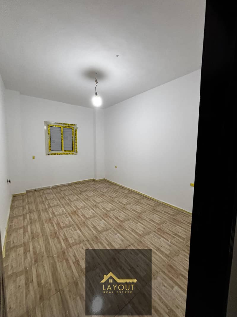 200m Apartment in South Investors for Only 4,800,000 EGP Fully Finished with Direct Main Street View – další