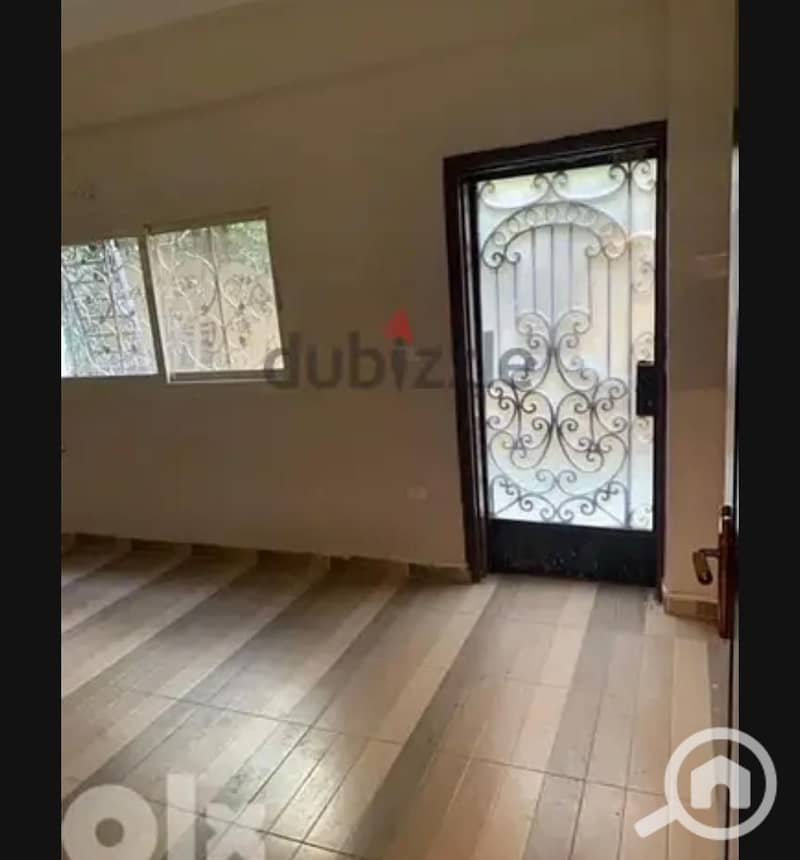 For rent: administrative space in the second district, first area, Fifth Settlement. Area: 150 square meters, 3 rooms, 2 bathrooms, American kitchen, reception, private garden, private entrance. For contact: 01099357245. - Więcej