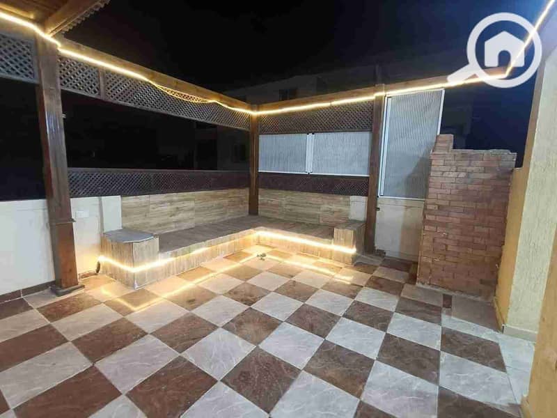Duplex for sale, 400 m, high luxury finishing, includes all facilities: water, electricity, natural gas, and elevator. 3 bedrooms, reception with 4 pieces, 2 kitchens, 2 bathrooms. Located on the 10th and 11th floors in Alexandria, Al-Hamra, Al-Baytash, Honey Moon Street, in a very distinguished location. - Widok 5