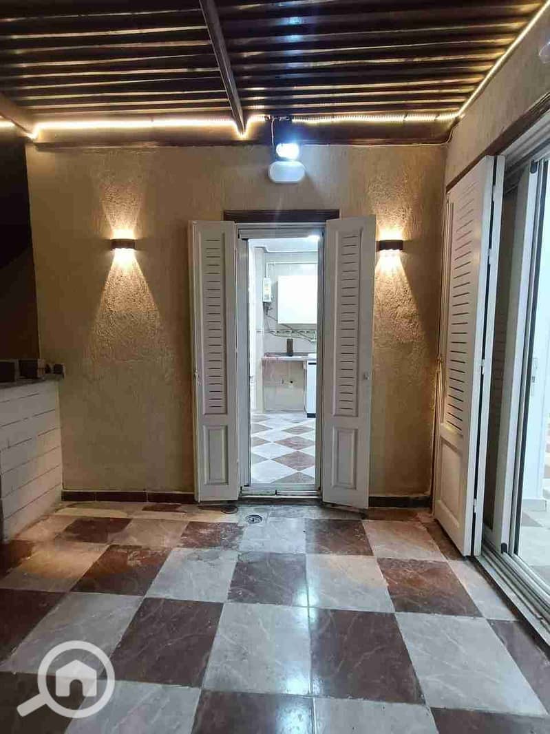 Duplex for sale, 400 m, high luxury finishing, includes all facilities: water, electricity, natural gas, and elevator. 3 bedrooms, reception with 4 pieces, 2 kitchens, 2 bathrooms. Located on the 10th and 11th floors in Alexandria, Al-Hamra, Al-Baytash, Honey Moon Street, in a very distinguished location. - Więcej