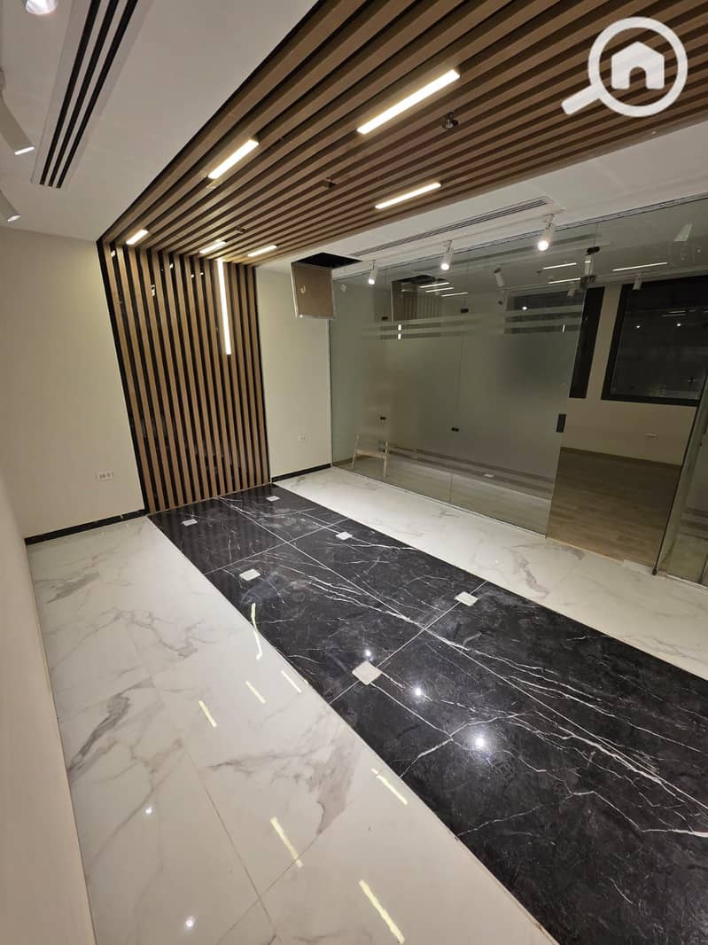 Admin Office 124m Luxurious | Mivida Emaar – pohled 3