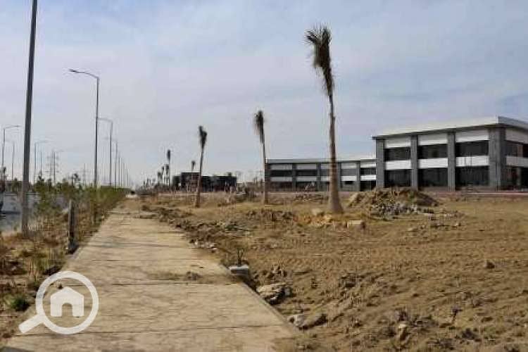 Land for sale in New Cairo, 30 acres of complete urban development, price per acre 56 million EGP. – pohled 5