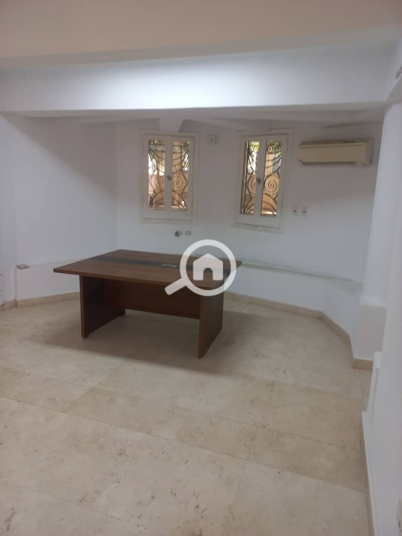300m ground floor apartment with a private entrance and garden in Zamalek – pohled 2