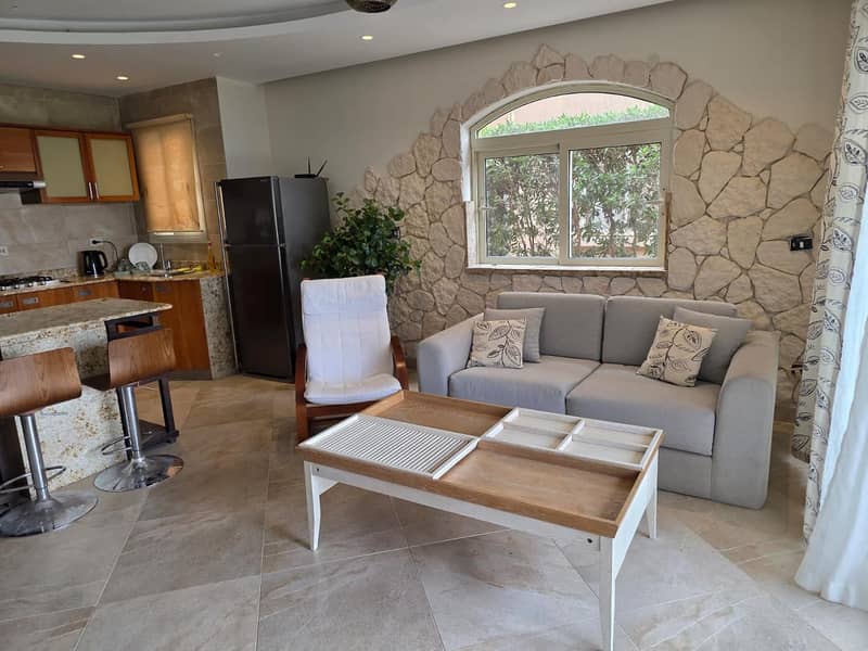 Sea View Villa | Private Garden | Pool 2 Mins Away | From The Owner - Widok 5