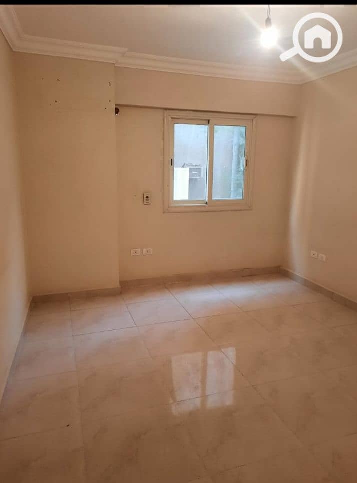 First floor administrative license for rent from Ahmed Arabi main street in Mohandessin – další
