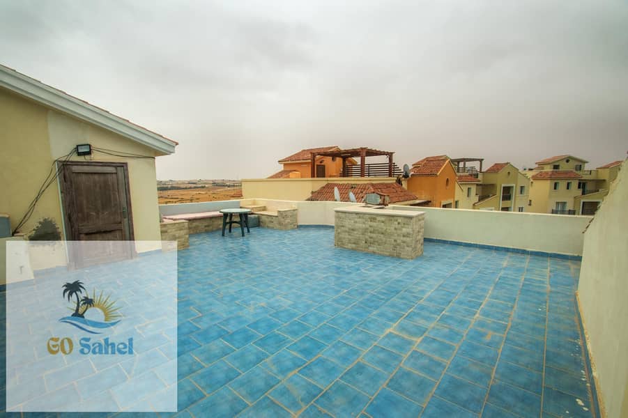 Chalet for rent in Mountain View — 3 bedrooms, second floor with roof and pool view. – pohled 6