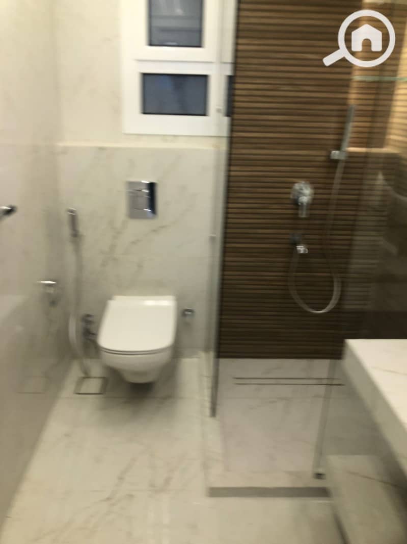 11 1000650944. jpg