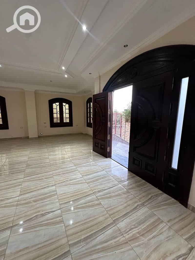 Apartment for rent in West Sumeid, 6th of October, 320 square meters, suitable for administrative or residential use. – pohled 2