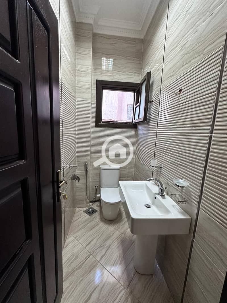Apartment for rent in West Sumeid, 6th of October, 320 square meters, suitable for administrative or residential use. – pohled 4