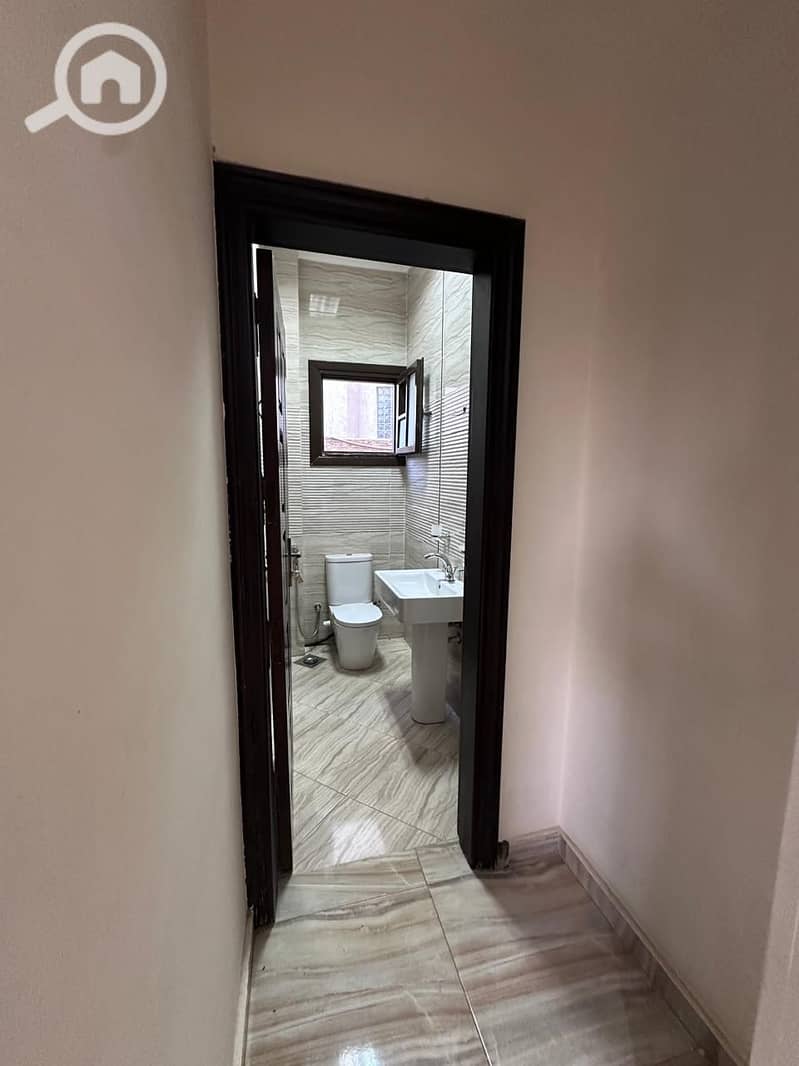 Apartment for rent in West Sumeid, 6th of October, 320 square meters, suitable for administrative or residential use. – pohled 6