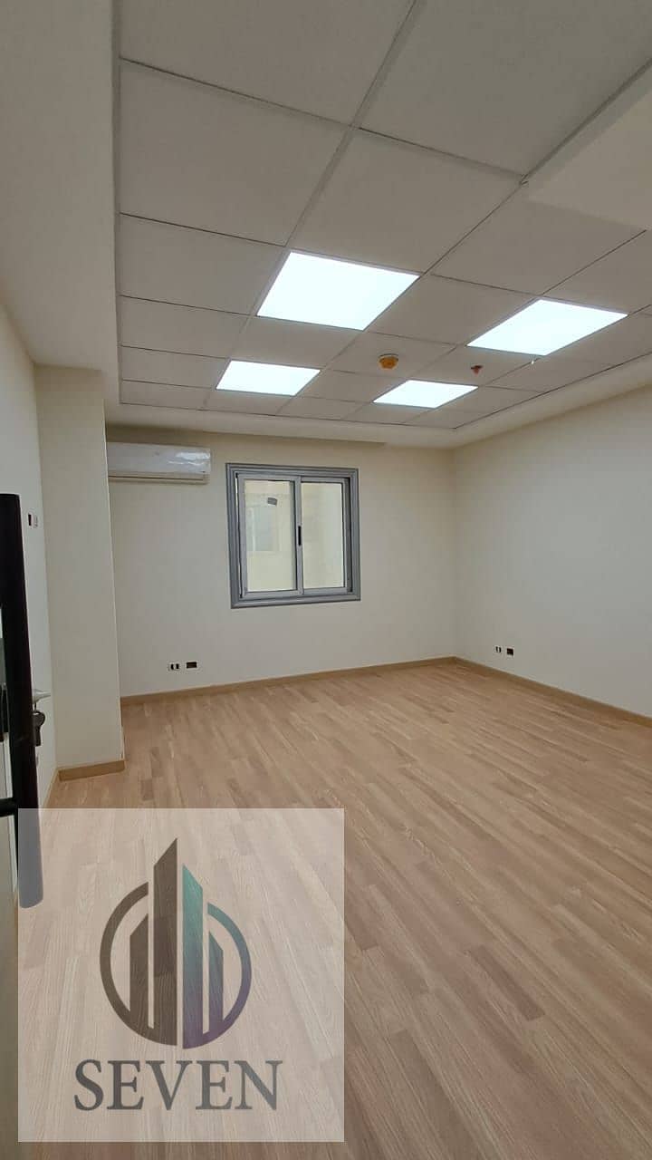 Administrative office 215 m² for rent, air-conditioned, panoramic, in Elite Tower building, the most prestigious administrative building in Zahraa El - Widok 5
