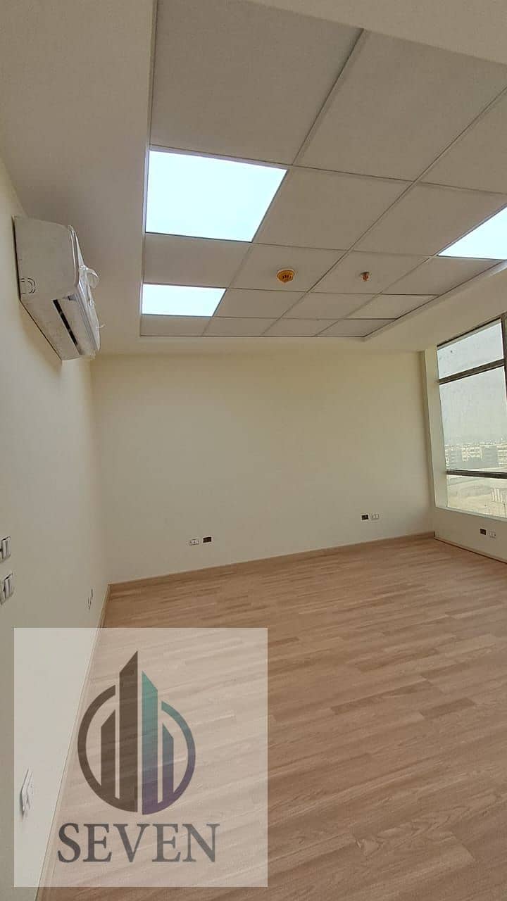 Administrative office 215 m² for rent, air-conditioned, panoramic, in Elite Tower building, the most prestigious administrative building in Zahraa El - Więcej