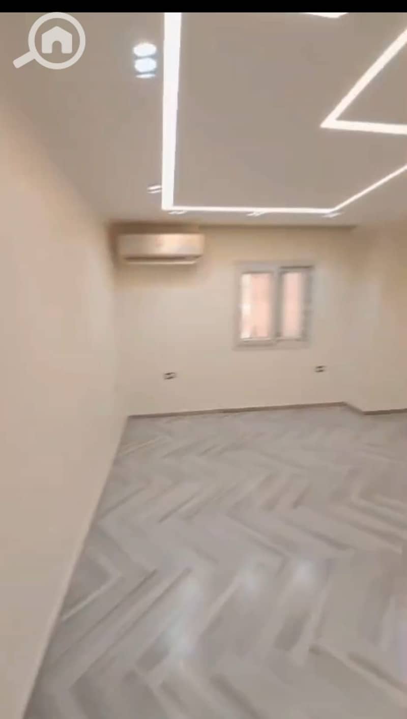 2 1000936899. jpg