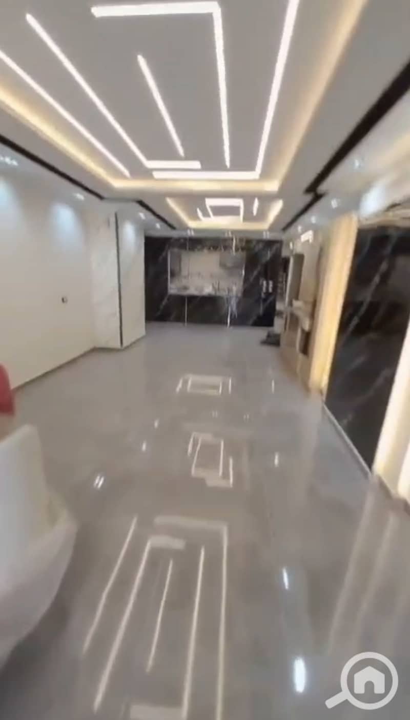 9 1000936837. jpg