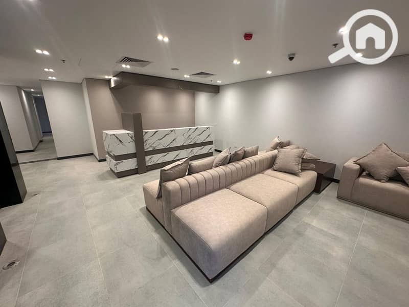 Clinic for rent 57m finished with air conditioning, very special location in Central Avenue, Sheikh Zayed, view of Park Street Mall - Ansicht 2