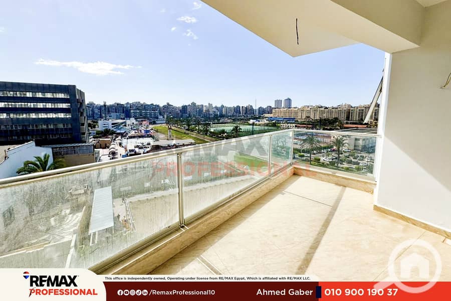 Prime location direct open view overlooking Smouha Club apartment for rent in Smouha - Widok 5