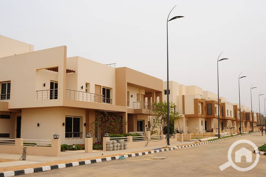 10 Grand-Heights-compound. jpg