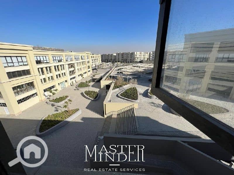 Fully finished Office for rent with double view on plaza view in Mivida New cairo By Emaar Misr – pohled 4