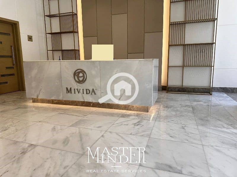 Fully finished Office for rent with double view on plaza view in Mivida New cairo By Emaar Misr – pohled 6