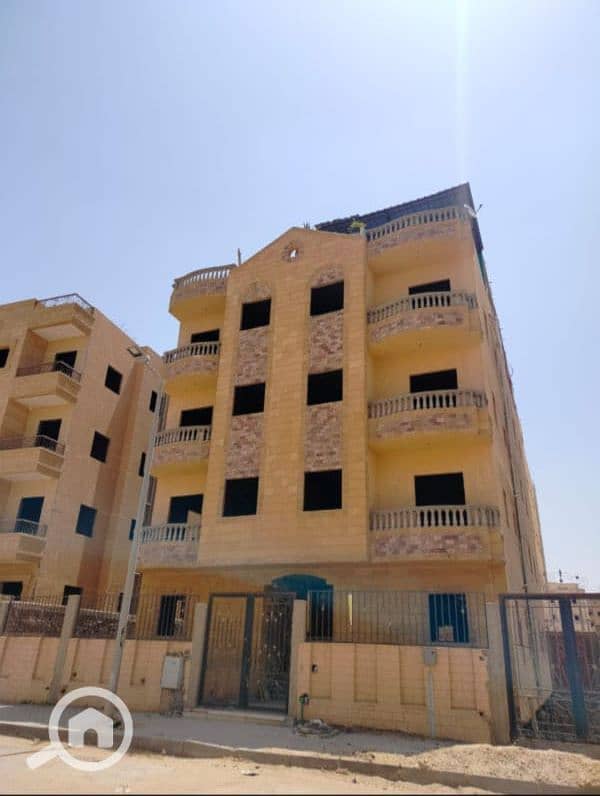 A distinguished neighborhood in area 6 near Mall of Egypt - Widok 2