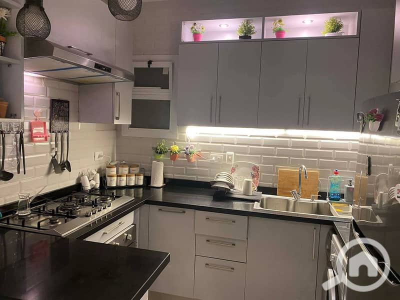 A luxury apartment in Al-Bustan Compound, First Settlement, with a distinctive finishing and a special location. – pohled 5