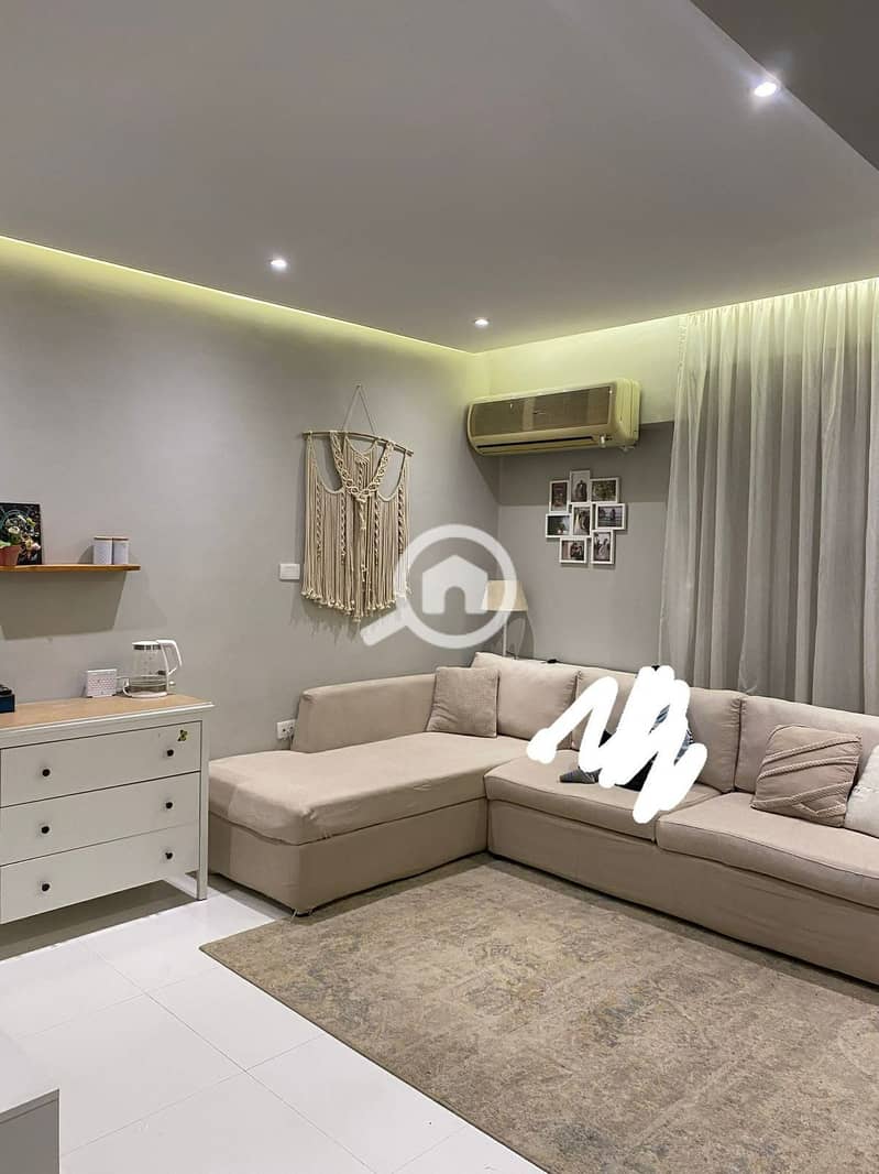 A luxury apartment in Al-Bustan Compound, First Settlement, with a distinctive finishing and a special location. – pohled 6