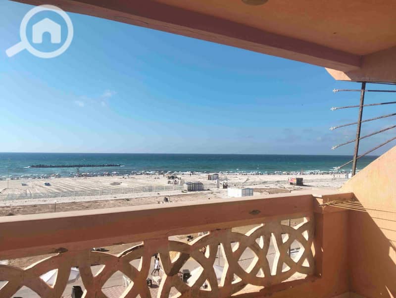 Furnished apartment with hotel-style furnishings for daily vacation rental for families and companies. All amenities are available: water, electricity, and elevator. 2 bedrooms, 2-piece reception, kitchen, bathroom. Located on the second floor in Alexandria, Al-Agami, Kilometers 21, Palm Beach, in a very distinguished location. - Widok 2