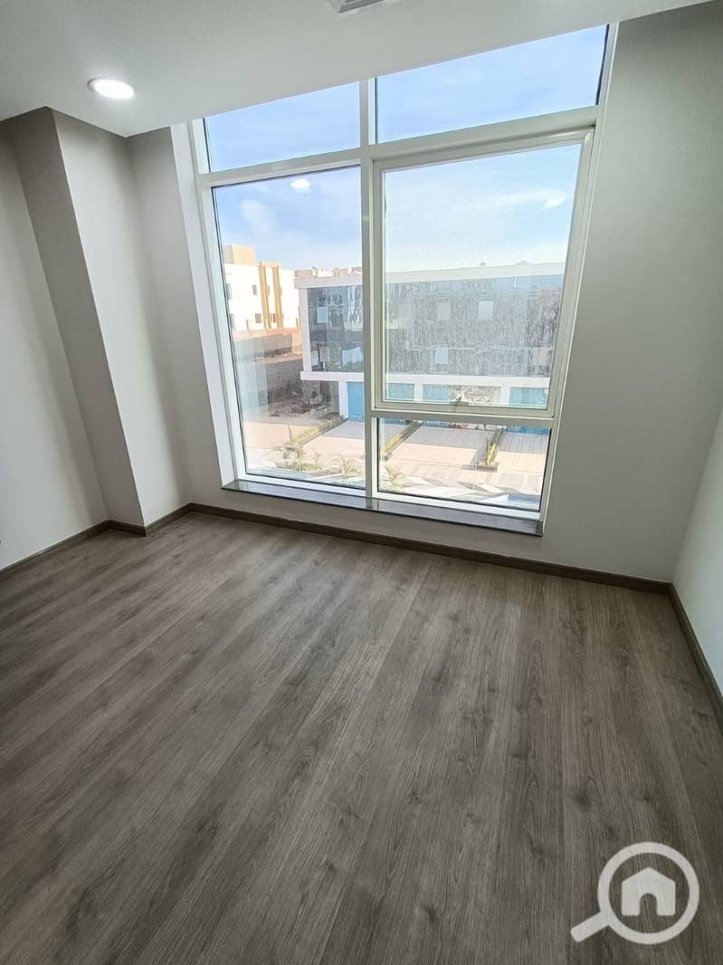 Office for rent, super luxury finishing inside Trivium Mall in Sheikh Zayed - Ansicht 4