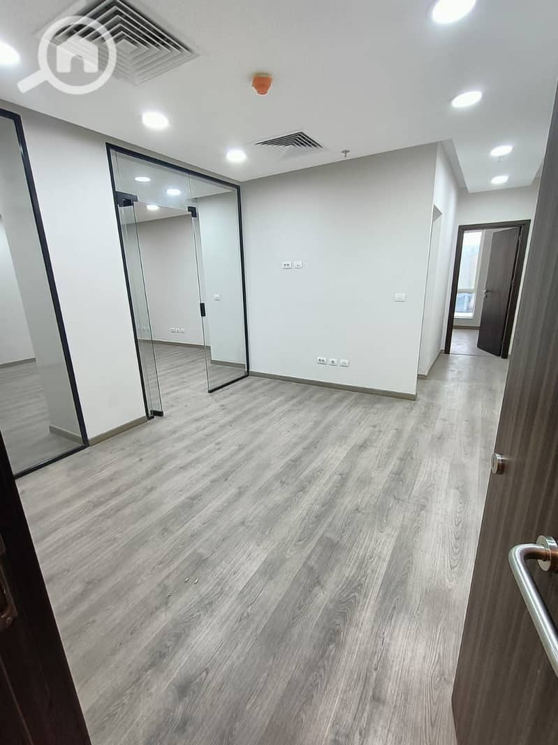 Office for rent, super luxury finishing inside Trivium Mall in Sheikh Zayed - Mehr