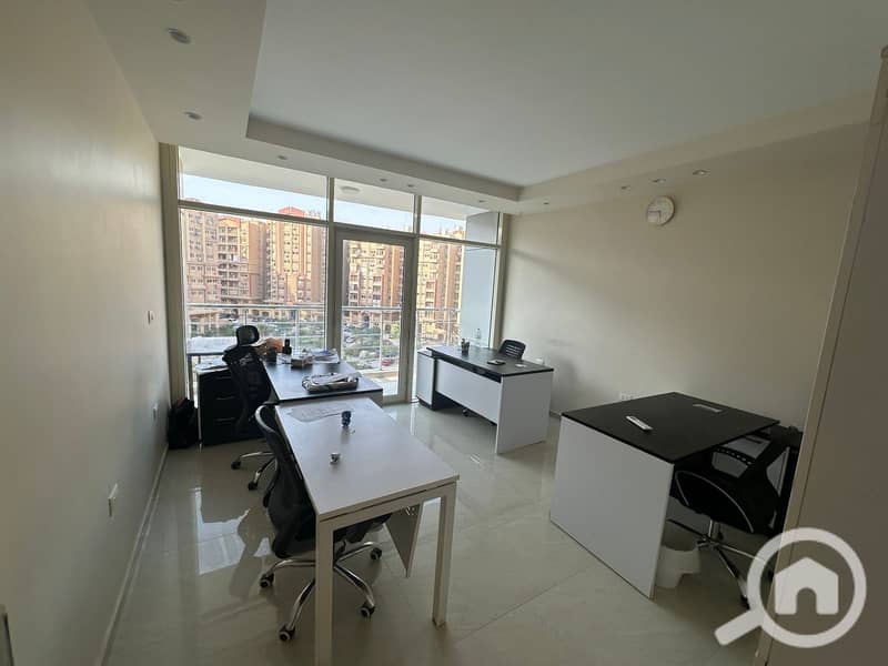A distinguished 190m furnished office space fully air-conditioned for rent in the midst of the largest companies in Sama Towers on the ring road. - Więcej