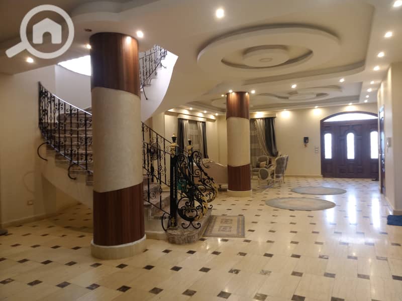 A complete villa for sale in West Sumeid, 6th of October, super lux, close to the 26th of July axis and the Al-Wahat Road. - Ansicht 2