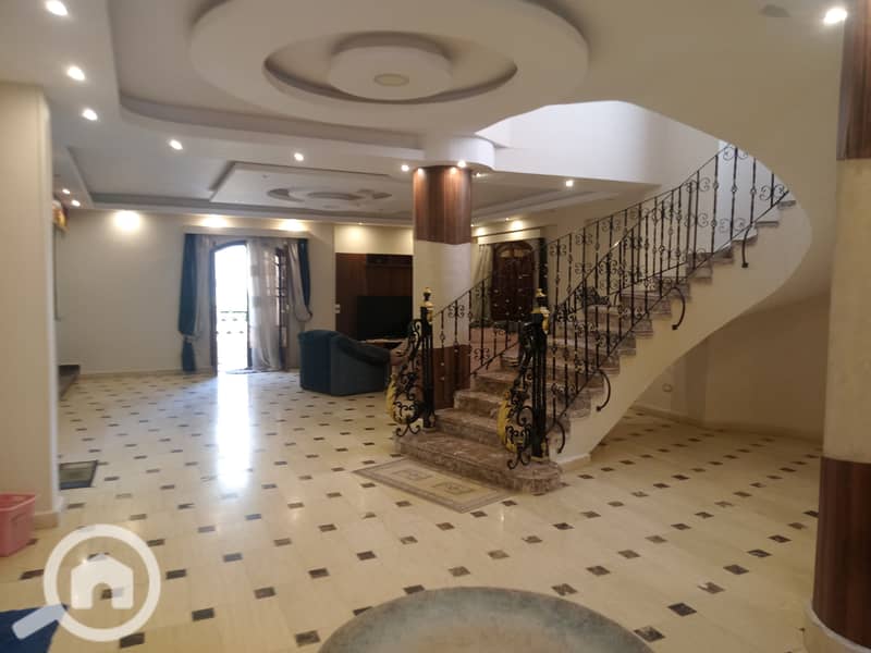 A complete villa for sale in West Sumeid, 6th of October, super lux, close to the 26th of July axis and the Al-Wahat Road. - Ansicht 3