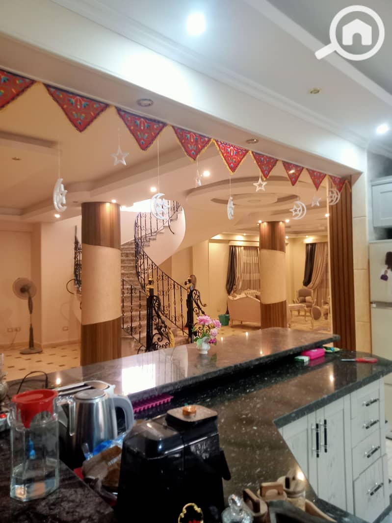 A complete villa for sale in West Sumeid, 6th of October, super lux, close to the 26th of July axis and the Al-Wahat Road. - Ansicht 6