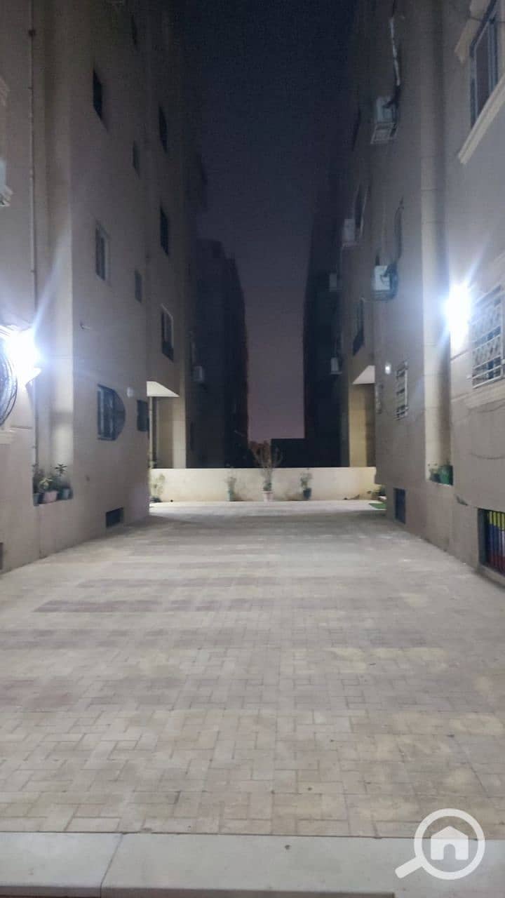 Apartment for sale in Al-Shorouk City, Fourth District, third repeated floor, ultra super lux finished at a bargain price. – pohled 4