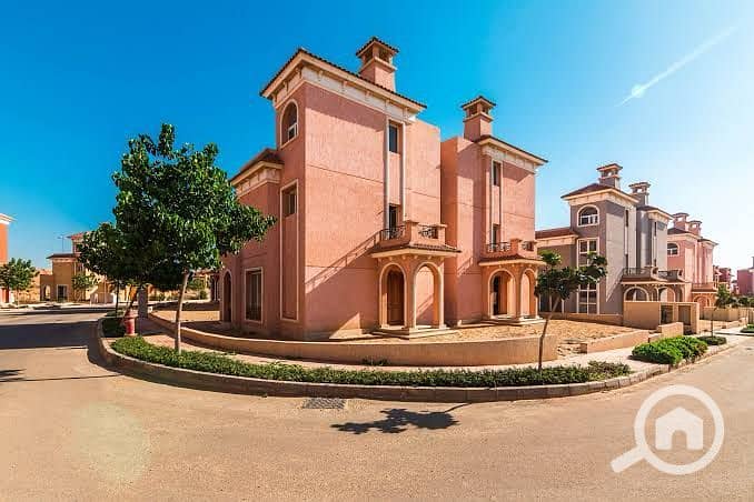 Townhouse for sale in Nyoum Compound, October, fully finished - Поглед 4