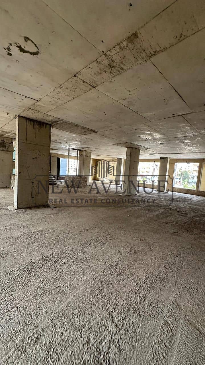 Office premises for rent in October, 1000 square meters, next to the Vodafone square. - Widok 6