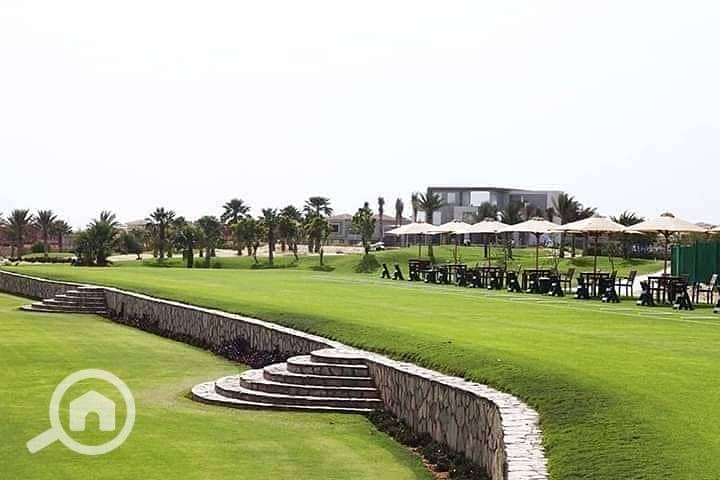 For sale: The last twin house villa, ready for Ready to move delivery, first row directly on the golf course, with a distinctive, spacious facade. - Ansicht 4
