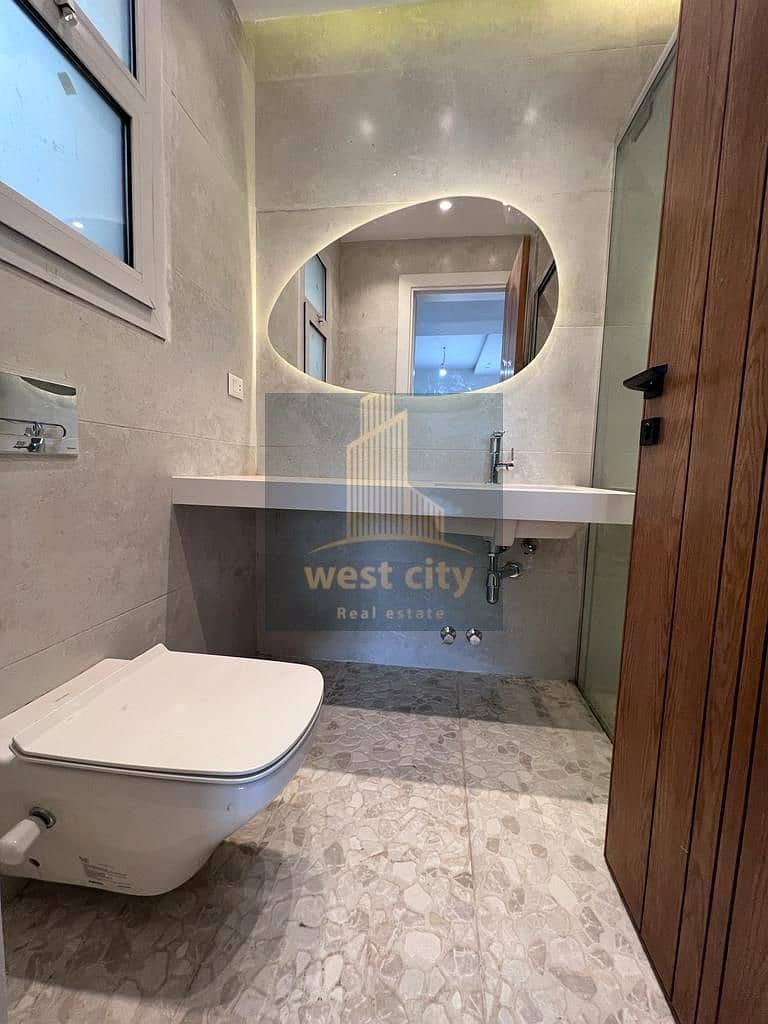 Luxurious first use townhouse villa for rent in sodic westown - Mehr
