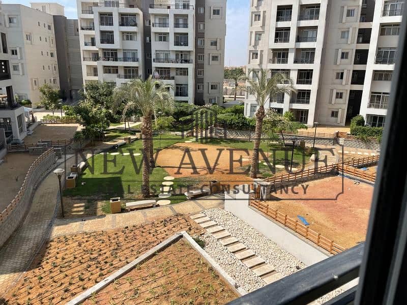 Unique apartment best location directly on lake and landscape view and luxury finishes with kitchen and AC’s in cairo festival city - Widok 3