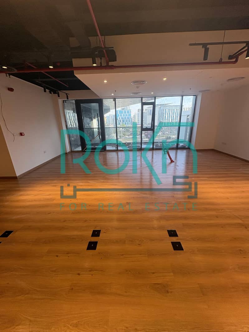 Office for rent, finished with air conditioning, on the axis, 100 m Mall Arkan Plaza Capital Business Park Park Street Trivium Ameri - Vista 3