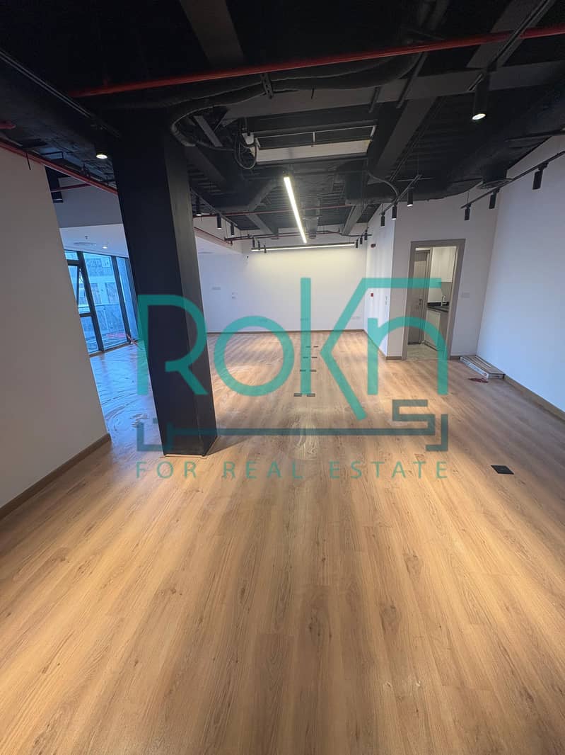 Office for rent, finished with air conditioning, on the axis, 100 m Mall Arkan Plaza Capital Business Park Park Street Trivium Ameri - Més