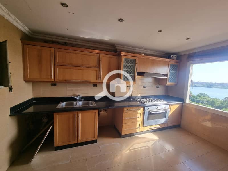Apartment directly on the Maadi Nile Corniche for sale, 365 sqm, fully finished, 3 bedrooms and 3 bathrooms with Jacuzzi and water heaters - Widok 5