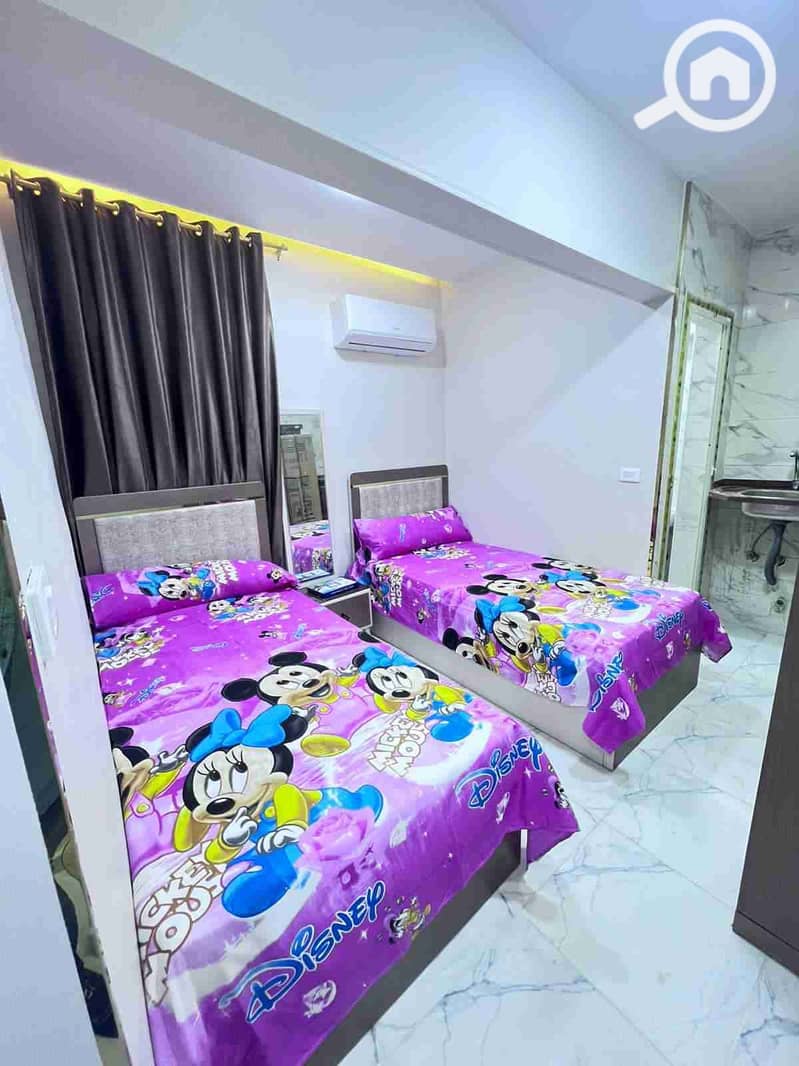 Furnished studio for rent in the first neighborhood, eighth adjacent area, with a room, bathroom, and kitchen. - Ansicht 2
