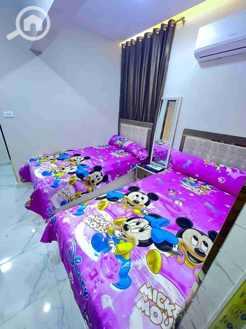 Furnished studio for rent in the first neighborhood, eighth adjacent area, with a room, bathroom, and kitchen. - Ansicht 3